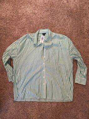 NWT Torrid Green and White Oversized Stripe Drop Shoulder Button Up - Size 00